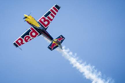 A plane flying in the sky

AI-generated content may be incorrect.