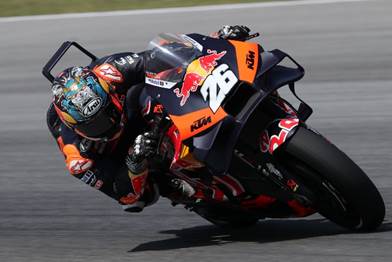 A person on a motorcycle

AI-generated content may be incorrect.