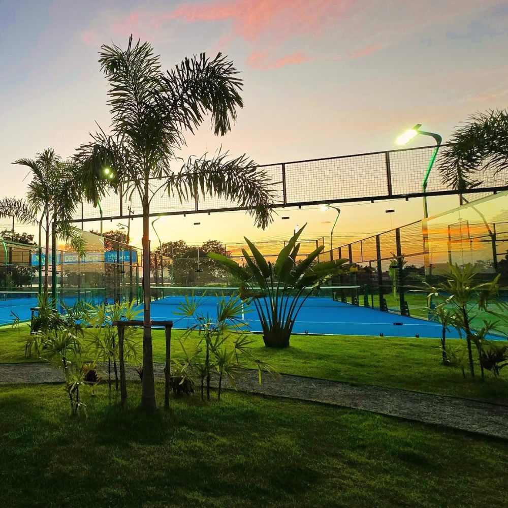 Teren de padel panoramic URBAN