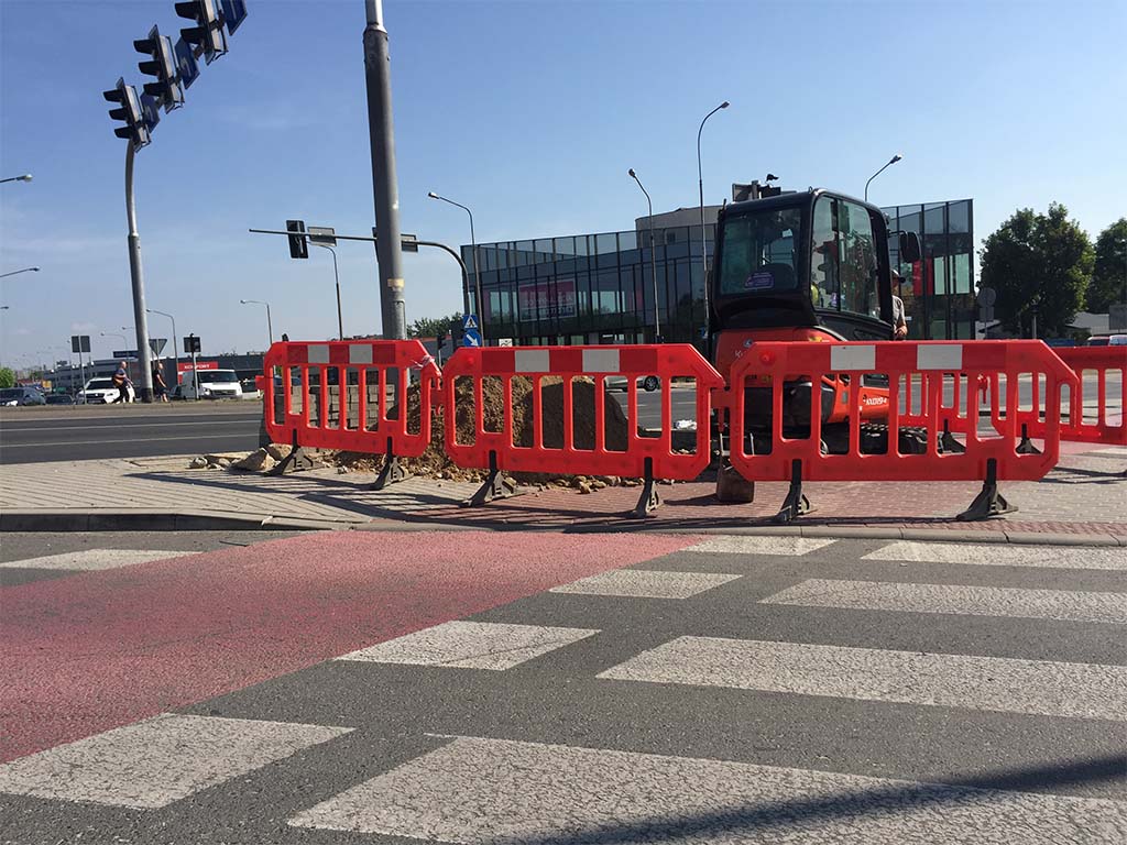 Barieră plastic delimitare si semnalizare lucrări – NEOS STRADA