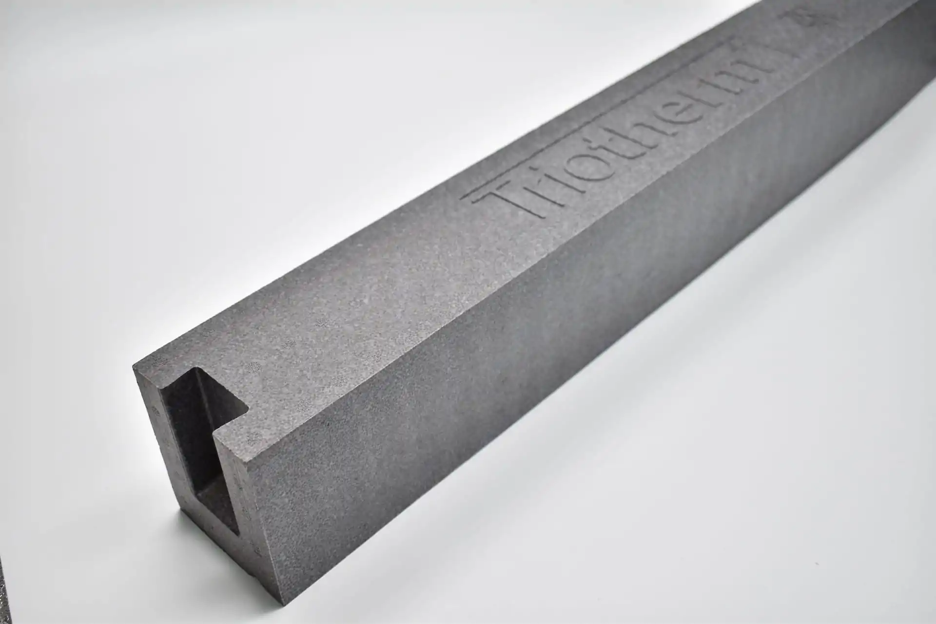 Sistem complet de montaj al ferestrelor cu precadre termoizolante blaugelb Triotherm+