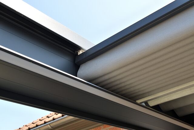 Pergolă retractabilă BRUSTOR