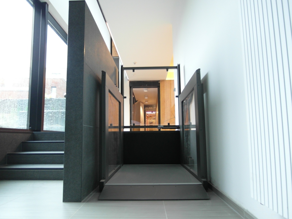 Platforma Easylift pentru persoanele cu dizabilitati locomotorii